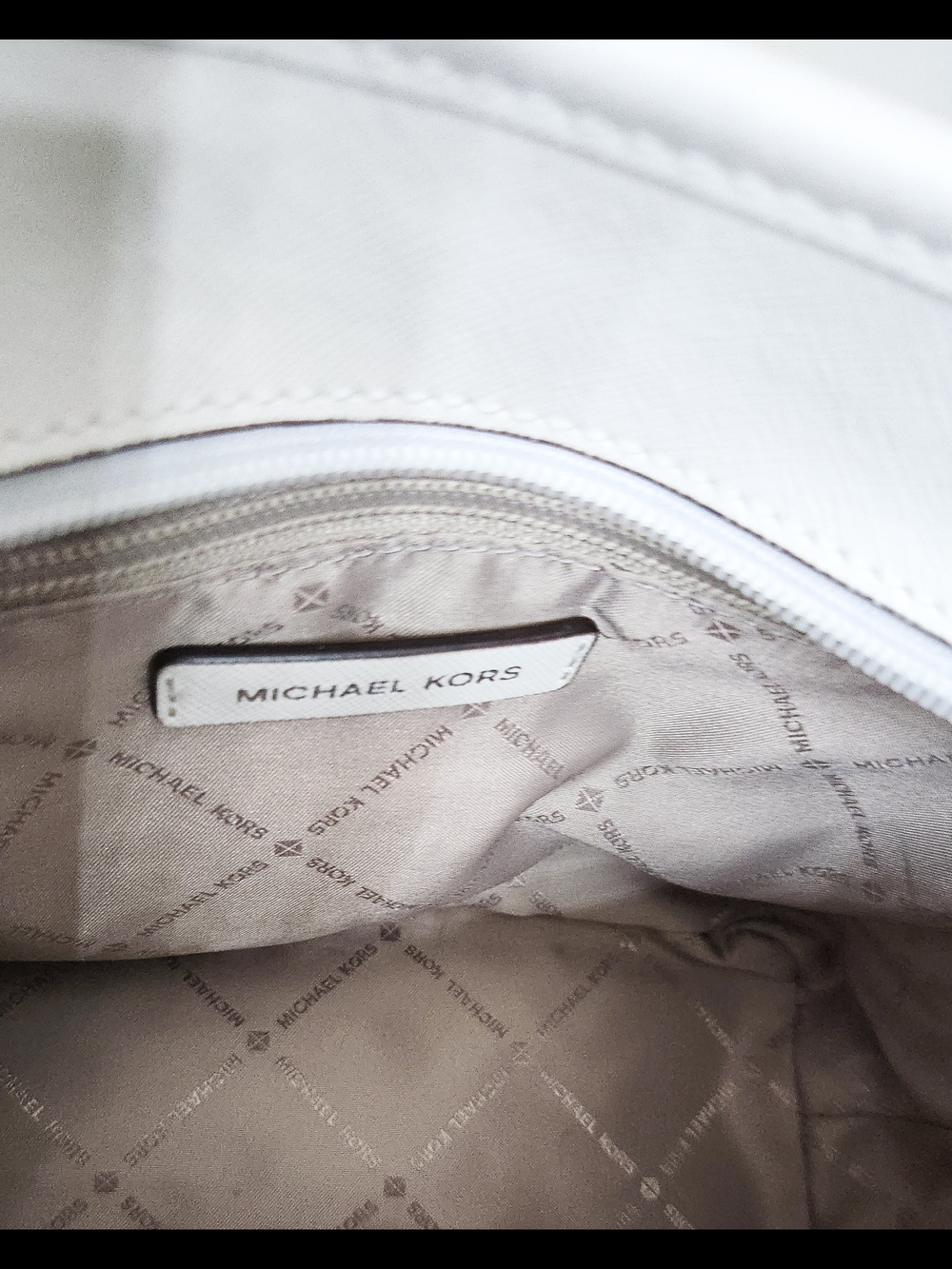 Michael Kors Jet Set Travel Extra-Small Logo Top-Zip Tote bag - Picture 6 of 7